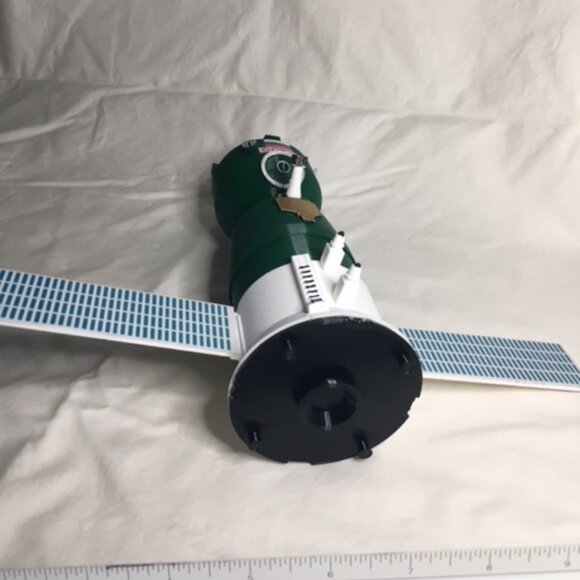 Russian Soyuz Desk Model - Picture 3 of 5